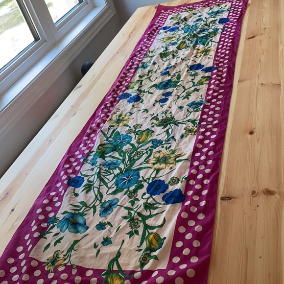 VINTAGE silk scarf - Picture 3 of 4